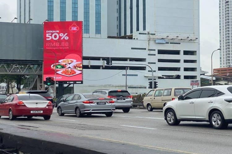 Firstboard 1 Panel Vertical LED Screen Billboard at Crystal Crown