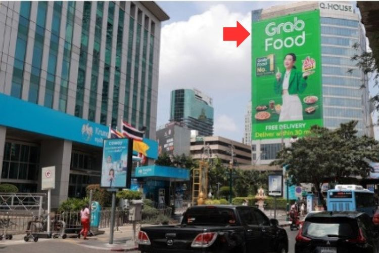 1 Panel Vertical Building Wrap Billboard at Q House Ploenjit (Sukhumvit ), Bangkok, Pathum Wan, Bangkok