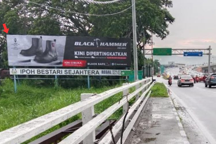 1 Panel Free Standing Billboard at Jalan Sultan Nazrin Shah, Ipoh, Perak