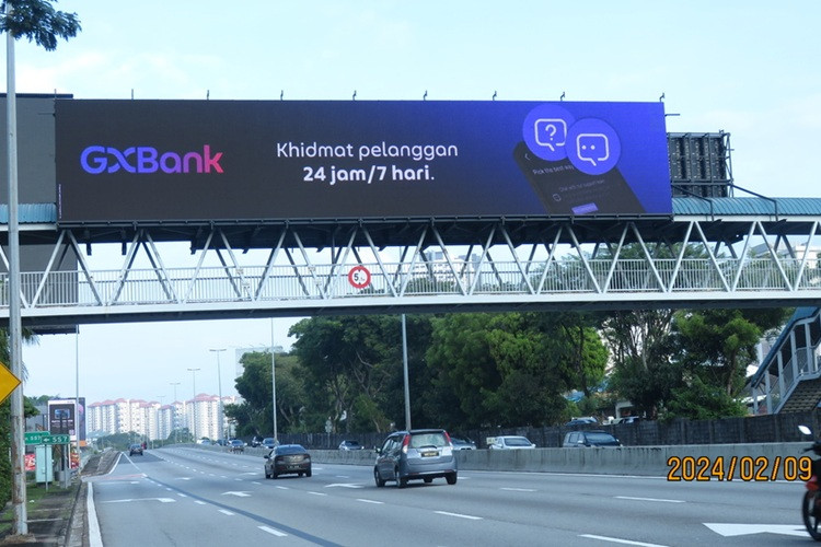 1 Panel Digital Overhead Bridge Billboard at LDP Highway KM14.5, Petaling Jaya, Selangor (towards Kompleks Sukan PKNS)
