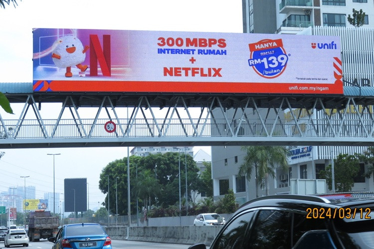 LDP Highway KM13.4, Petaling Jaya, Selangor (near Pos Malaysia @ Kelana Jaya)