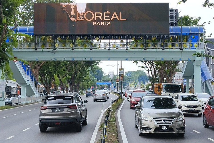 Jalan Masjid Negeri, Jelutong, Penang (beside Shell)