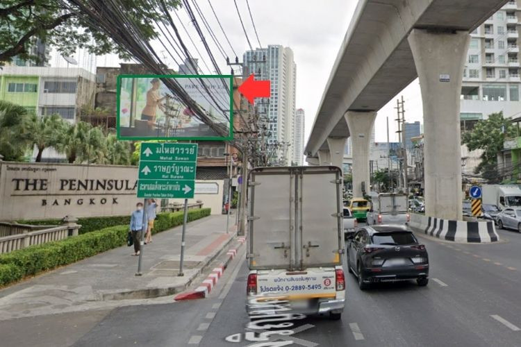 Charoen Nakhon Road, Bangkok, Khlong San, Bangkok In front of the Peninsula Hotel