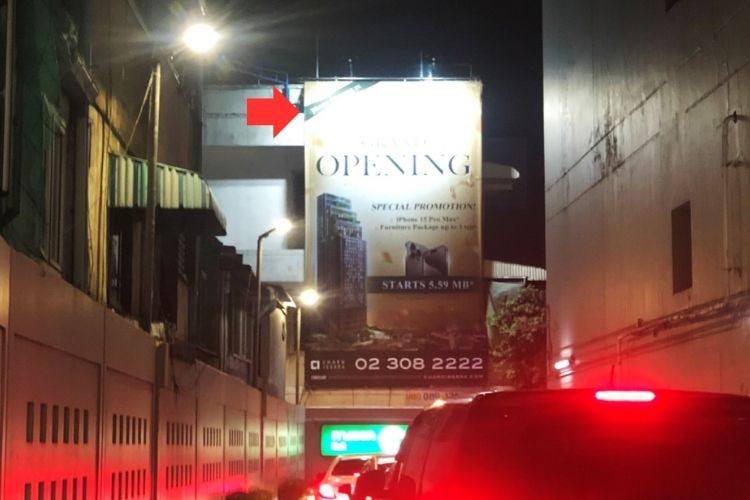 Sathu Pradit Road, Bangkok, Yan Nawa, Bangkok at the exit of the mall Central Rama 3