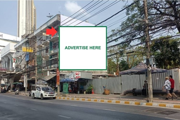 Charoen Nakhon Road, Khlong San, Bangkok In front of the Peninsula Hotel