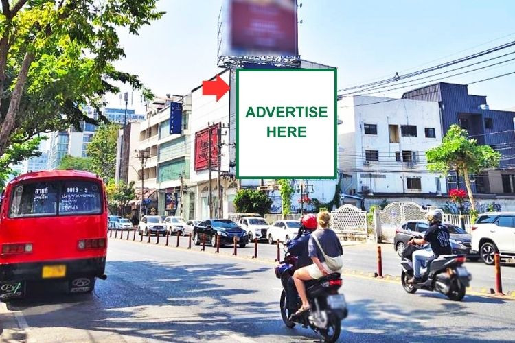 Thonglor Road, Bangkok, Watthana, Bangkok (near Camillian Hospital)