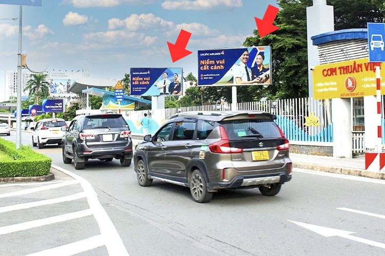 1 Panel Horizontal Lightbox Billboard at Tan Son Nhat Airport, Tan Binh, Ho Chi Minh City (Tan Son Nhat Airport exit gate to the city center)