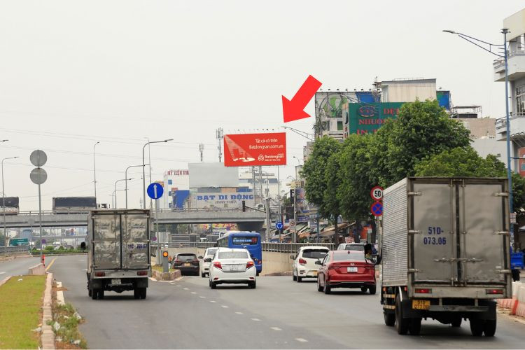 Day view - Horizontal Pano Pillar Board Billboard at An Suong Intersection, Trung My Tay, Ho Chi Minh City