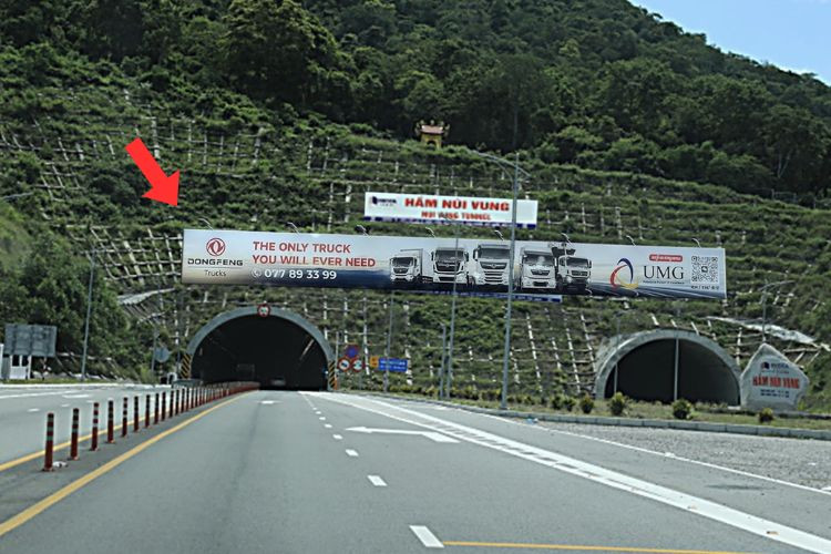 1 Sided Horizontal Iron Frame Panel Billboard at Entrance of Nui Vung tunnel, Lam Dong (Location 2)