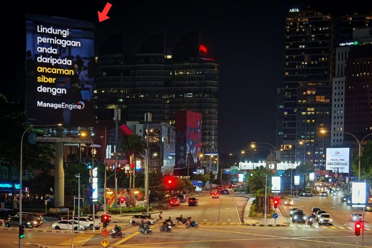 Night View - Vertical Digital Screen Billboard at Jalan Tun Razak / Jalan Ampang, Kuala Lumpur (near The Intermark & The Linc)
