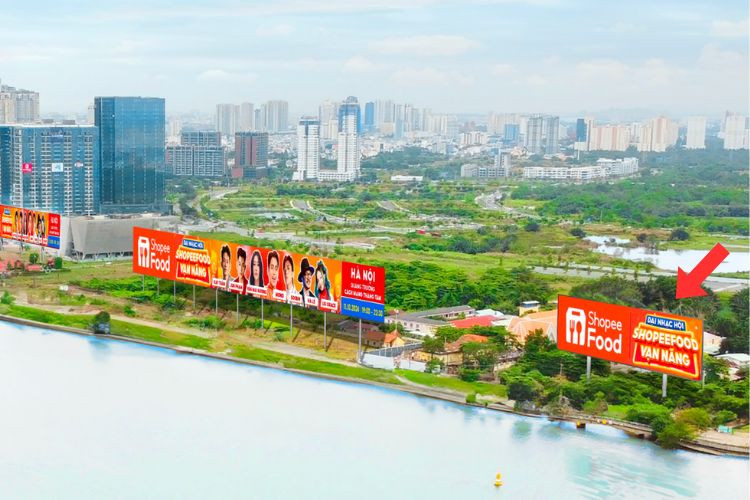 Horizontal Digital Screen Billboard at Saigon Riverside Park, Thu Duc District, Ho Chi Minh City