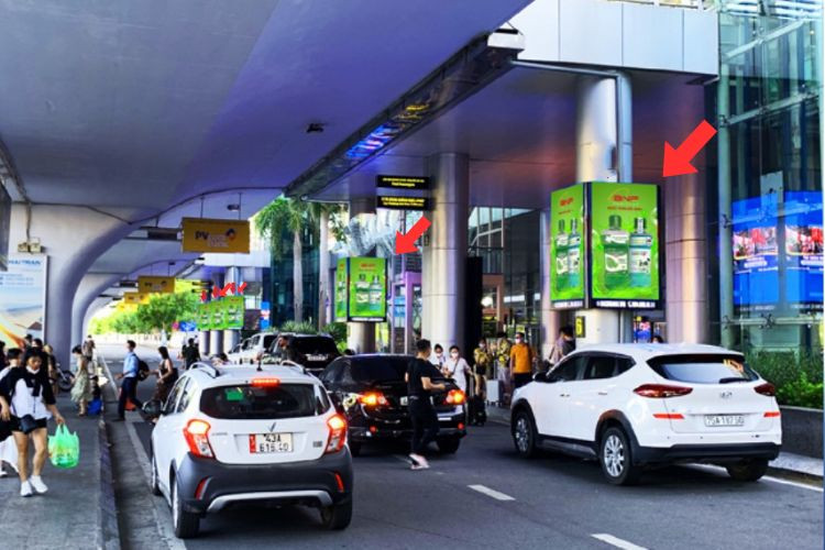 Vertical LED Column Cladding Billboard at Da Nang International Airport, Da Nang City (Arrival Hall)