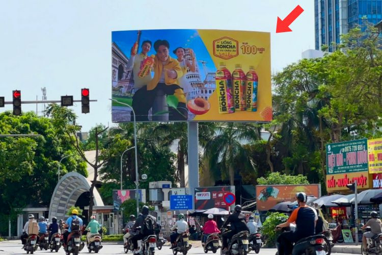 1 Sided Vertical Unipole Billboard at 43 Nguyen Chi Thanh, Thanh Xuan District, Ha Noi City (VTV)
