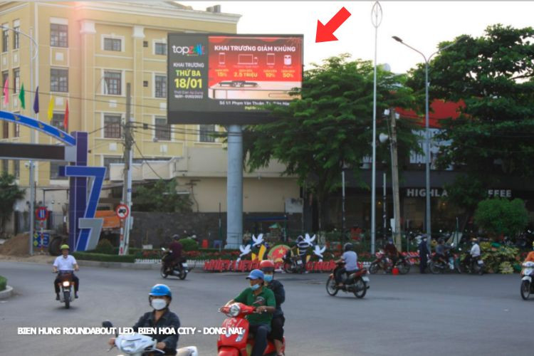 Horizontal LED Unipole Billboard at Bien Hung Roundabout, Ho Chi Minh City