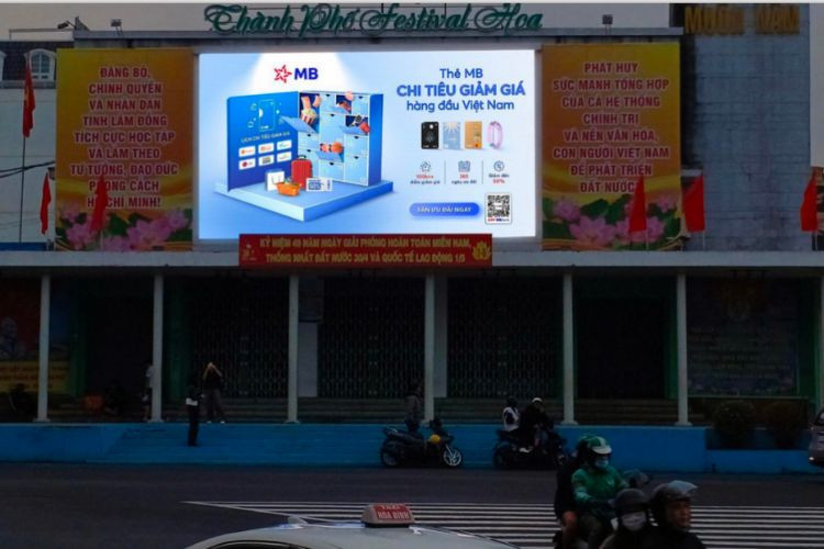 1 Panel Horizontal LED Digital billboard Billboard at Da Lat Night Market, Lam Dong