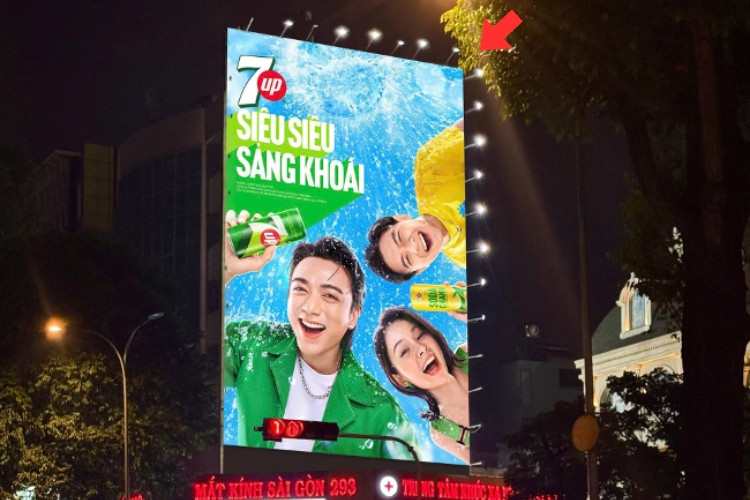 Night view - Wallscape Billboard at 291 Dien Bien Phu, Xuan Hoa Ward, Ho Chi Minh City