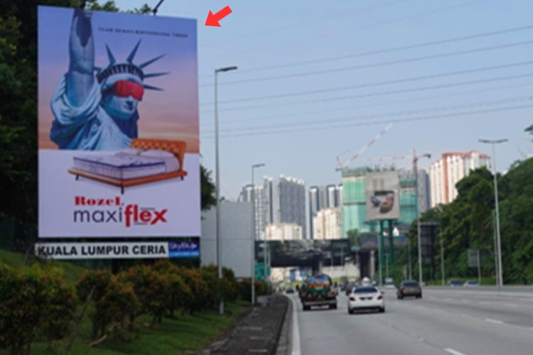 1 Sided Vertical Minipole Billboard at LDP Highway KM1.1, Petaling Jaya, Selangor (near Sunway SPK)