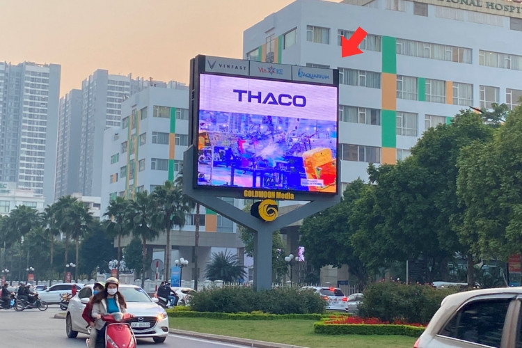 Day view - Horizontal LED Unipole Billboard at 458 Minh Khai, Bach Mai Ward, Ha Noi City (Main entrance of Time City and Park Hill residential area)