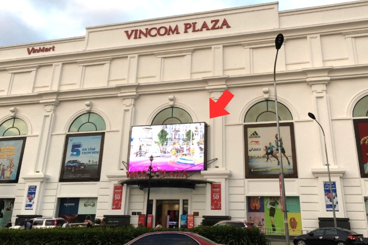 1 Sided Horizontal LED Wall Cladding Billboard at Truong Chinh Street, To Hieu Ward, Sơn La (Vincom Son La)