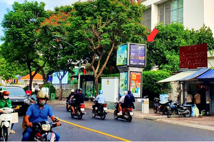 8 Sided Vertical E-tower Panel Billboard at 101 Tran Quoc Thao Street, Xuan Hoa Ward, Ho Chi Minh City