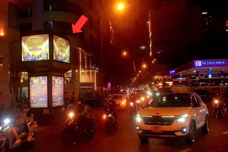 8 Sided Vertical E-tower Panel Billboard at 52 Pham Hong Thai, Ben Thanh Ward, Ho Chi Minh City