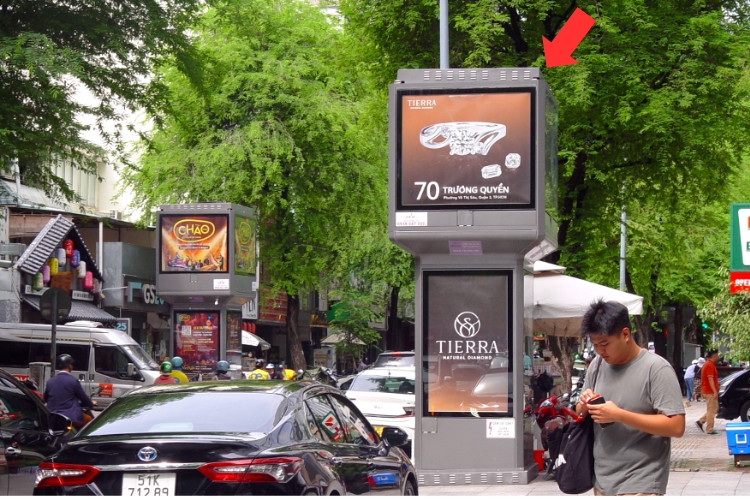 8 Sided Vertical E-tower Panel Billboard at 22 Le Thanh Ton, Sai Gon Ward, Ho Chi Minh City