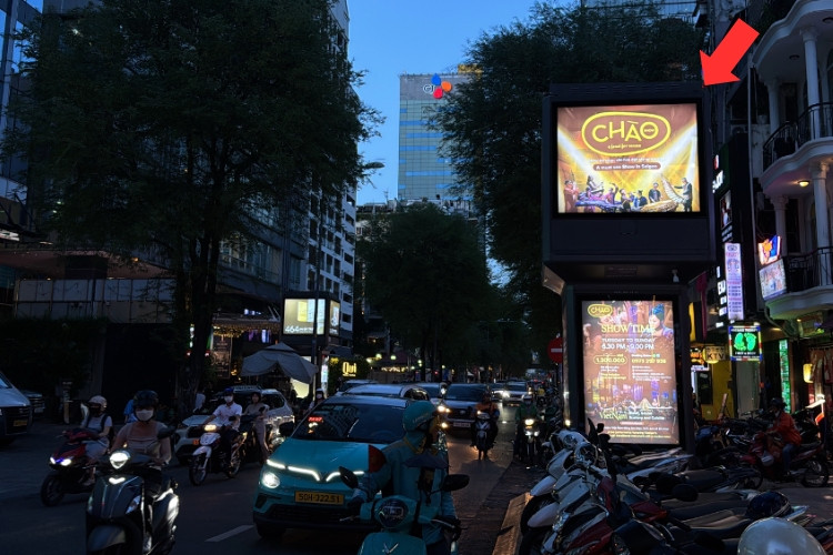 8 Sided Vertical E-tower Panel Billboard at 15B11 Le Thanh Ton, Sai Gon Ward, Ho Chi Minh City