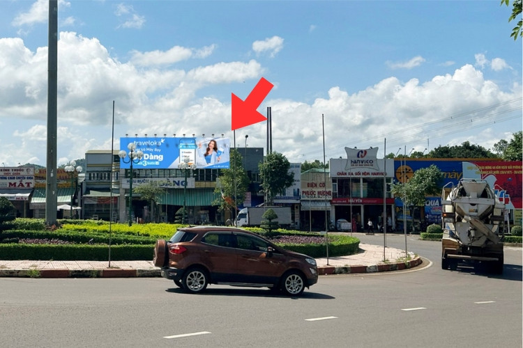 Day view- Horizontal Wallscape Billboard at The roundabout of National Highway 28, Bac Gia Nghia Ward, Lam Dong