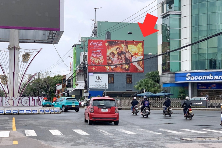 1 Panel Horizontal Wallscape Billboard at 525 Phan Boi Chau, Huong Tra Ward, Da Nang City
