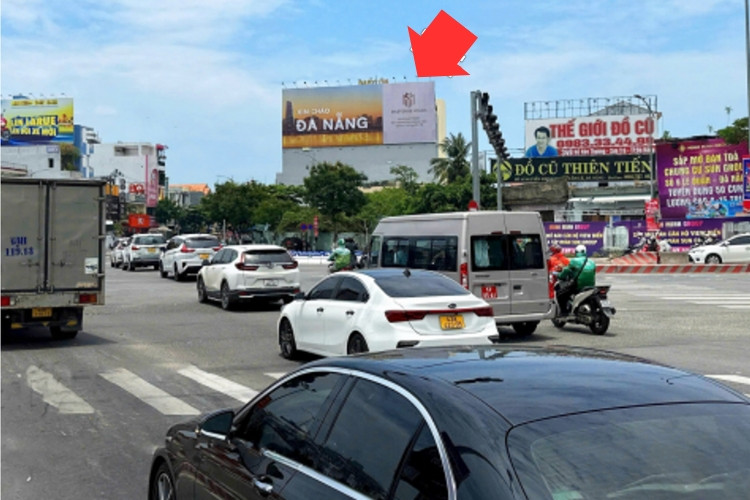 1 Panel Horizontal Wallscape Billboard at 8 Nguyen Van Thoai, Ngu Hanh Son Ward, Da Nang City