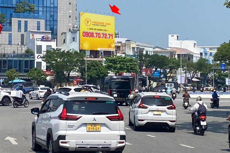 Day view- Horizontal Wallscape Billboard at 26 Nguyen Huu Tho, Hoa Cuong Ward, Da Nang City (Duy Tan Roundabout)