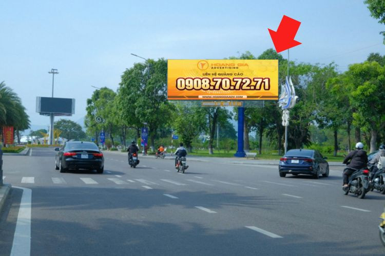 1 Panel Horizontal Wallscape Billboard at Corner of Nguyen Tat Thanh and Vu Bao Streets, Quy Nhon Ward, Gia Lai