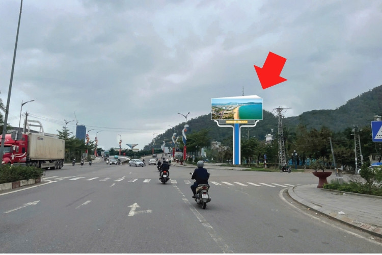 1 Panel Horizontal Wallscape Billboard at Ha Thanh 1 Bridge, Quy Nhon Ward, Gia Lai