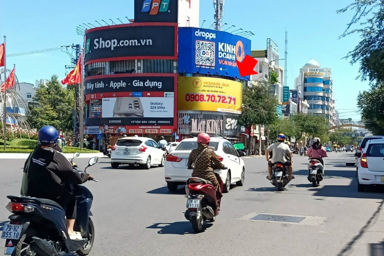 1 Panel Horizontal Wallscape Billboard at No 6 Thai Nguyen Street, Tay Nha Trang Ward, Khanh Hoa (Thai Nguyen Roundabout, Lower Billboard)