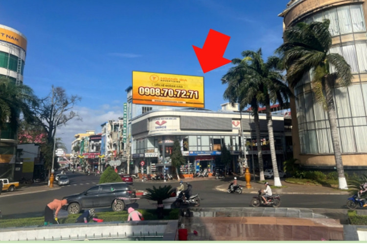 1 Panel Horizontal Wallscape Billboard at 36 Phan Chu Trinh, Buon Ma Thuot Ward, Daklak (Phan Boi Chau - Phan Chu Trinh Intersection)