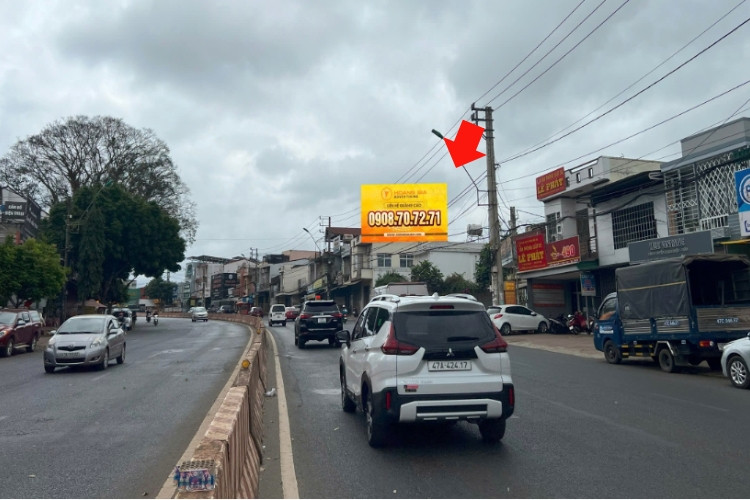 1 Panel Horizontal Wallscape Billboard at 502 Nguyen Van Cu, Buon Ma Thuoc Ward, Daklak (Nguyen Van Cu- Tran Quy Cap T-junction)