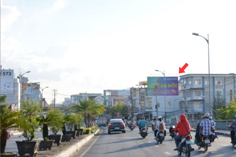 Horizontal Wall-mounted Pano Billboard at 92 Nguyen Tat Thanh, Ly Van Lam, Ca Mau