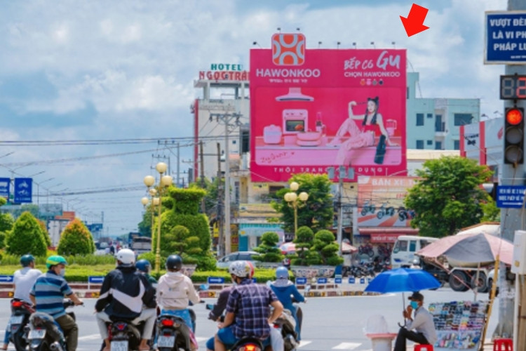 1 Panel Horizontal Wallscape Billboard at 375 QL14, Tan Dong 1, Binh Phuoc Ward, Dong Nai (Dong Xoai Roundabout)