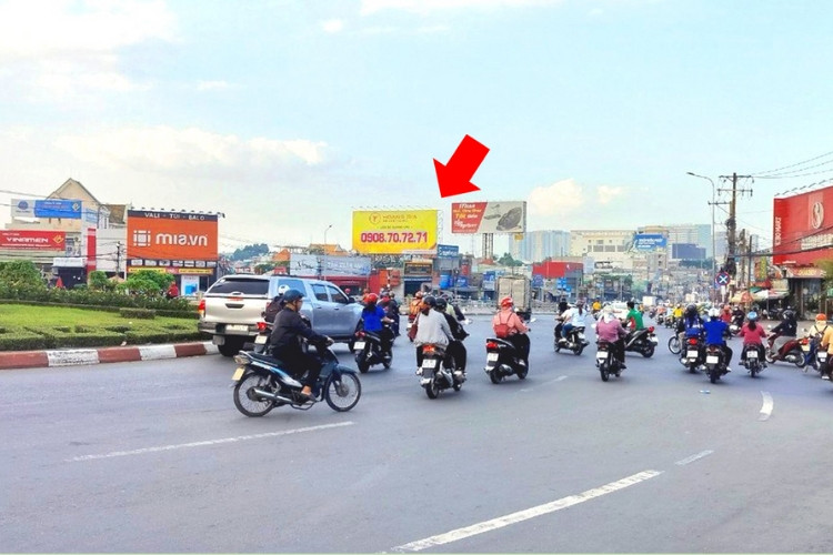 Day view- Horizontal Wallscape Billboard at Tam Hiep Roundabout, Tam Hiep Ward, Dong Nai