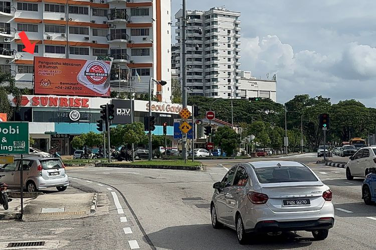 1 Sided Horizontal Digital Screen Billboard at Jalan Tanjong Tokong/Persiaran Gurney, George Town, Penang (at Sunrise)