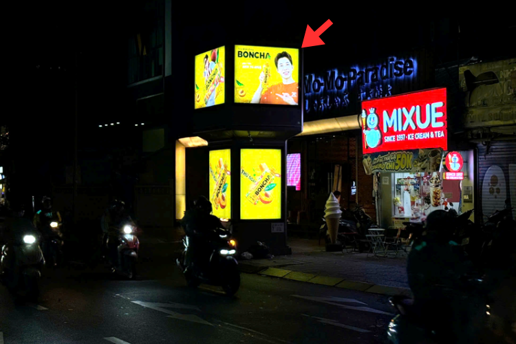 8 Sided Vertical E-tower Panel Billboard at 96 Nguyen Thi Minh Khai, Xuan Hoa Ward, Ho Chi Minh City (MoMo Paradise)