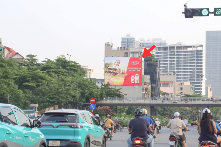 1 Panel Horizontal Wallscape Billboard at 17A Van Cao Street, Ba Dinh Ward, Ha Noi City (Van Cao - Hoang Hoa Tham intersection)