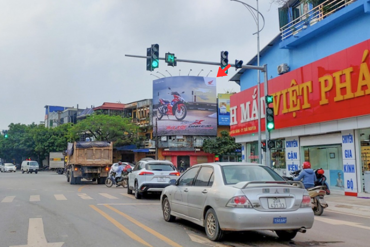 Day view -  Horizontal Wallscape Billboard at 486 Cach Mang Thang Tam, Phan Dinh Phung Ward, Thai Nguyen