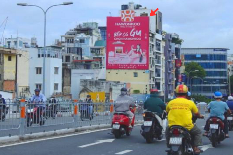 1 Panel Vertical Wall-mounted Pano Billboard at 33 Calmette, Sai Gon Ward, Ho Chi Minh City