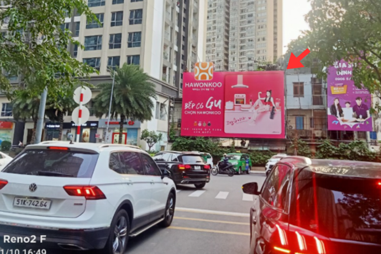 Day view - Horizontal Wallscape Billboard at Vinhomes Tan Cang Nguyen Huu Canh, Thanh My Tay Ward, Ho Chi Minh City