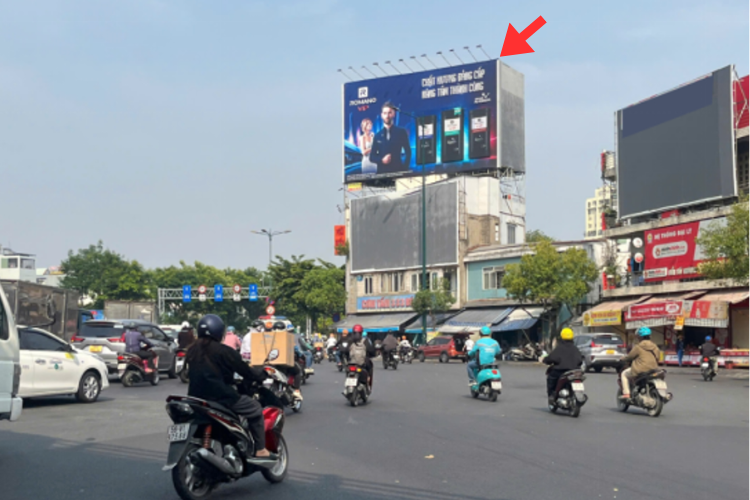 1 Panel Horizontal Wallscape Billboard at 12 Pham Van Dong, Hanh Thong Ward, Ho Chi Minh City